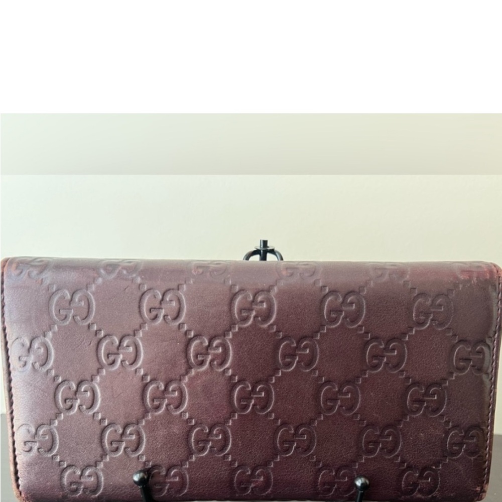 Gucci Burgundy Wallet with Gold Heart Logo - Picture 2 of 7